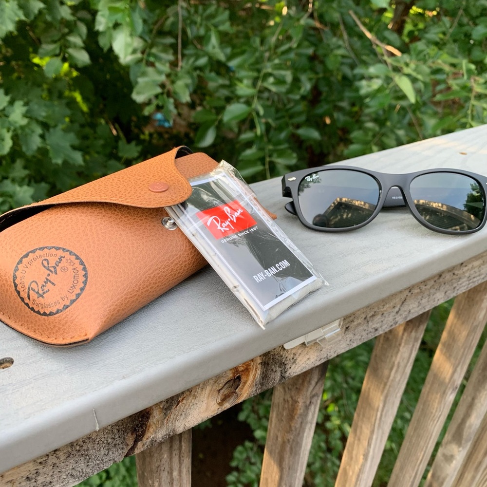 *Brand New* RayBan New Wayfarer Classic Sunglasses